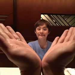 <b>邓超孙俪秀恩爱 将爱妻捧在手心开启虐狗</b>