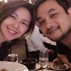 孙燕姿老公是谁 微博晒照庆与纳迪姆纪念