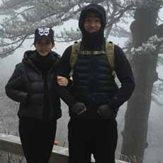 刘翔与女友吴莎合影首度公开 腊八节牵手