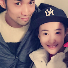 兽兽翟凌结婚三周年 微博晒与老公亲密合