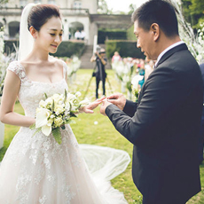 李小冉和徐佳宁比利时大婚 简单温馨又幸