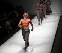 成功是永远在奔跑！最帅大爷4句人生观　