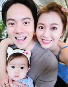 拿铁女儿1岁长出美模脸 逆天睫毛+内建眼