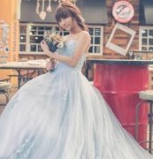 <b>小A辣自曝飞机头青涩照　被林进截尖处</b>