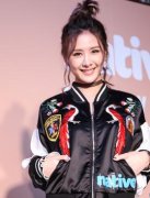 安心亚超Q表情包！挤眉弄眼跳TWICETT舞表