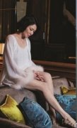 冻龄女神：54岁关之琳担任睡衣模特儿