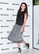 瑞莎娇嗔塞不进14岁泳装　原因是……太