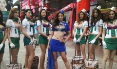 允雯爆乳空姐装火辣蹦C球　获蓝正龙赞女