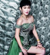 49岁绮梦瘦身秀美腿复出　冻龄张敏让网