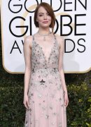 金球奖女神艾玛史通　眼睛瞪像外星人搞