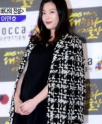 全智贤产后拍《蓝海》　超瘦人鱼身材的