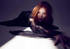 洁西卡雀丝坦豁出去啦！浑圆梦幻美胸让