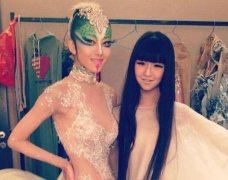 为何17岁的小彩旗这么显老？都是不换齐