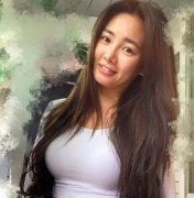 舒子晨丁字比基尼露屁股蛋　性感臀凹痕