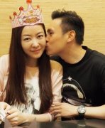 熊黛林自拍露深邃事业线　胸前痕迹被指