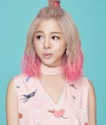 郭晓晓头皮流脓Hold住女神灰发　母一见女