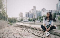 <b>刘雯年入700万美金 晒的私服一半都是大牌</b>