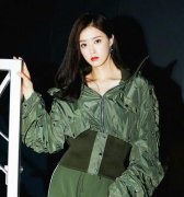 <b>瘦了的华妃气场强大　蒋欣锁骨见客好逼</b>