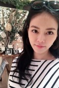 刘香慈未曝光4张婚纱照！红唇藏族新娘美