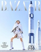 红到外太空！吉吉哈蒂德穿银色透视装秀