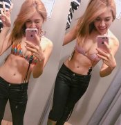 原本想要晒腹肌...安苡爱丰满上围炸出底