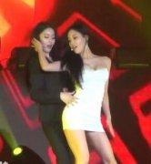 T-ara孝敏热舞衣服hold不住　低胸洋装往下