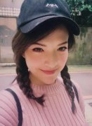 许玮宁童年小男孩短发超萌　网惊：小时