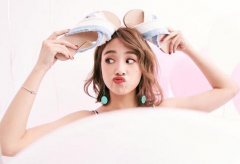 鬼鬼露成绮梦！尺度最大的竟然不是腰也