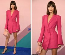 新生代夯模吉吉包紧紧　超模海蒂大露八