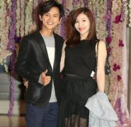 阿翔娇妻是模特儿　高颜值＋细白长腿根