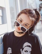 马思纯甩Man味套迷你裙　辣妞街拍让粉丝