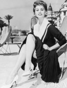 戛纳海滩美裙Tips 这么穿你比走红毯还时