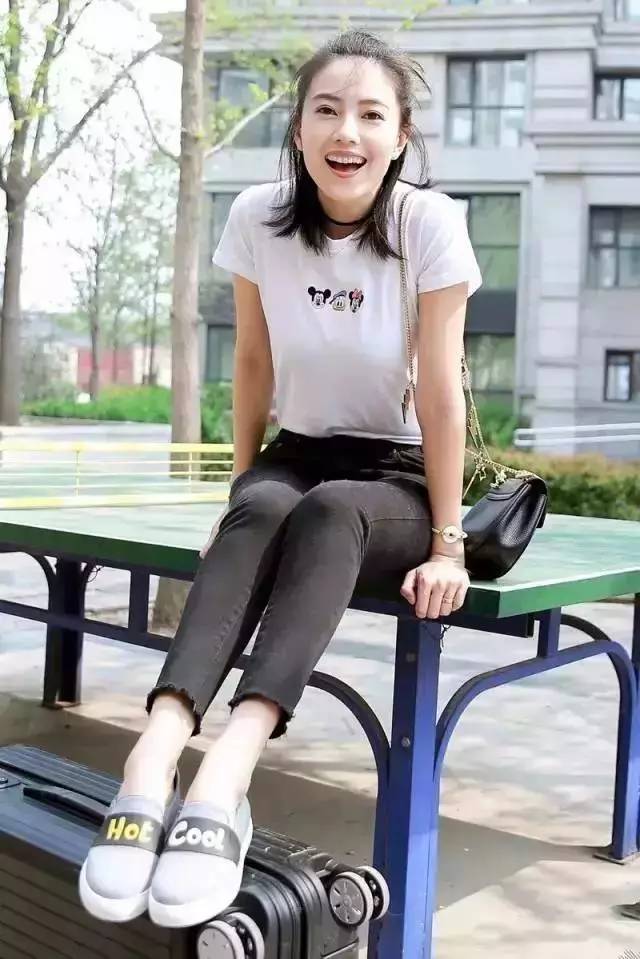 高圆圆穿衣很美，但她的夏日搭配小心思