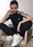 Baby产后复出！大秀激瘦美腿　却显黄晓明