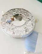 尖叫！竟是冰湖蓝色的蕾丝　JILL STUART蜜