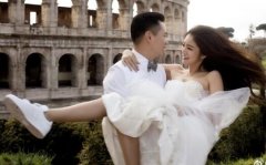 <b>安以轩穿adidas小白鞋闪嫁百亿老公　不到</b>