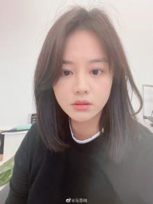 马思纯为逆行开车道歉：不给自己的错误